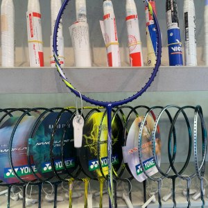 Vợt Yonex Voltric Light 20i